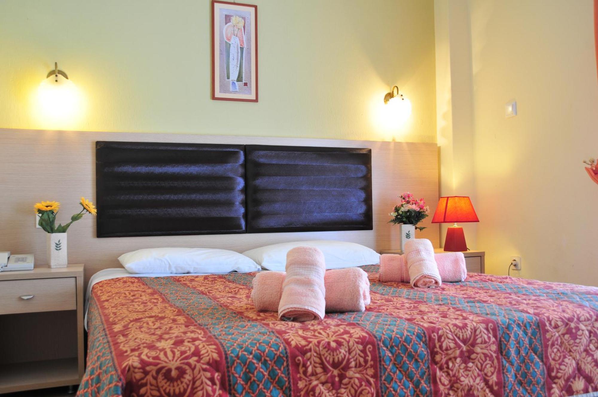 פראליה דיוניסיו Dionisos Palms Apartments חדר תמונה