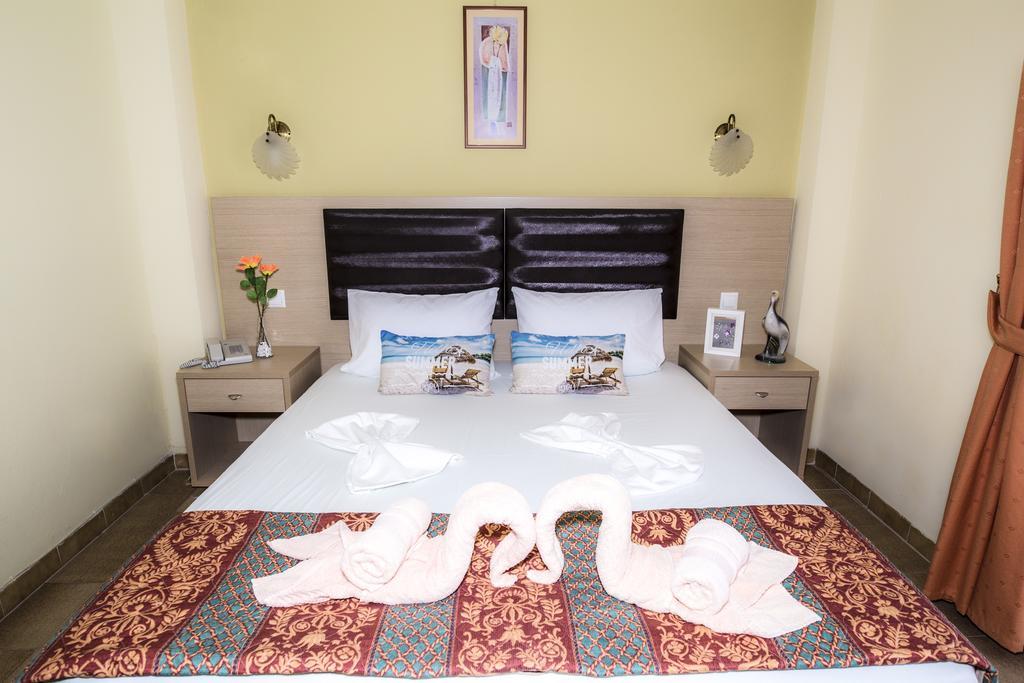 פראליה דיוניסיו Dionisos Palms Apartments מראה חיצוני תמונה