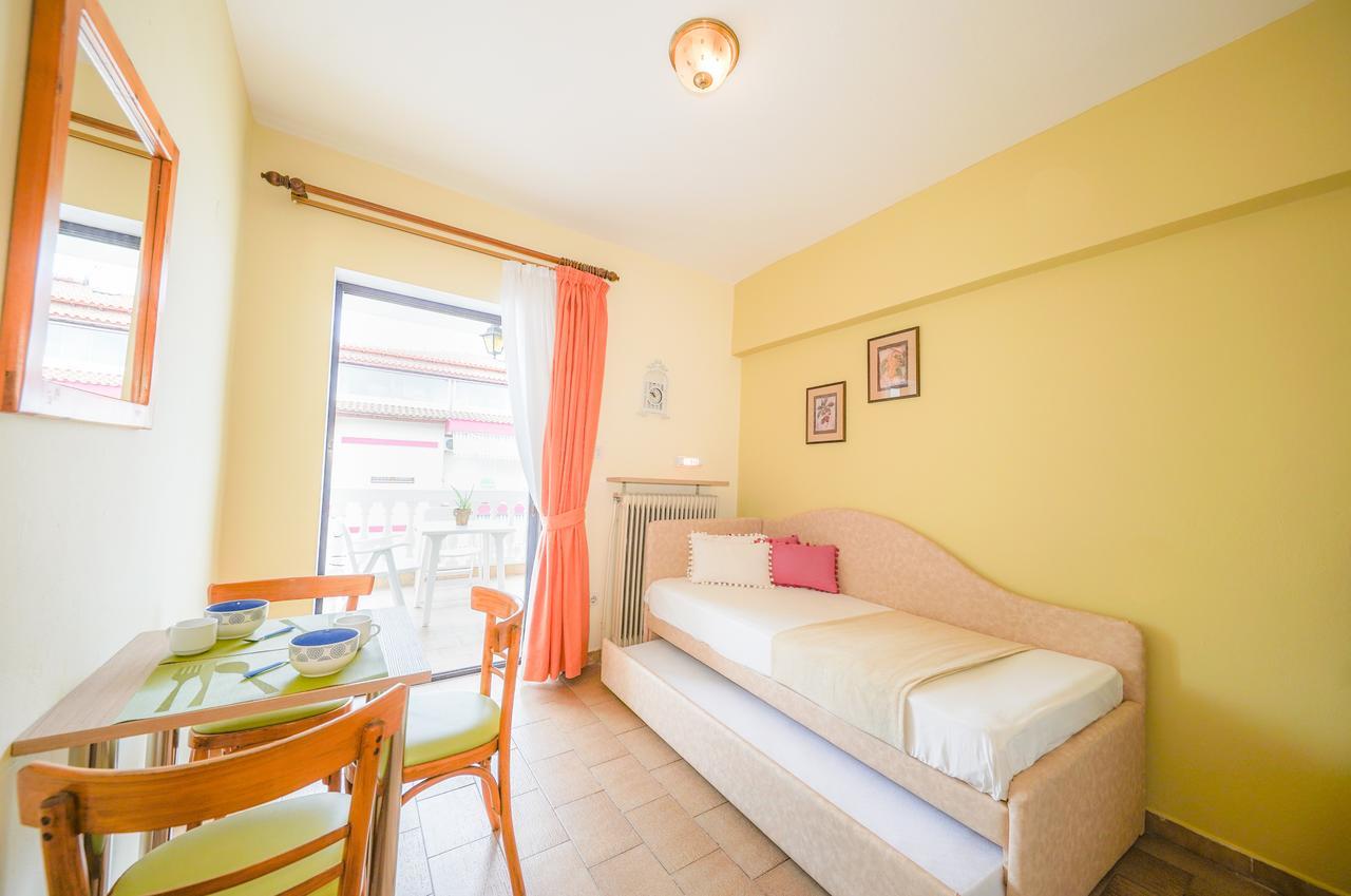 פראליה דיוניסיו Dionisos Palms Apartments מראה חיצוני תמונה